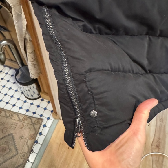 Nordstrom Zella Women’s Black Puffer Vest Hooded Sz XS - Picture 8 of 11